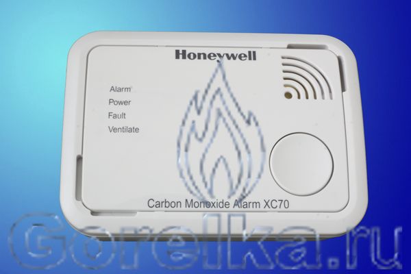 Датчик угарного газа HONEYWELL XC70, работает как сигнализатор угарного газа и устанавливается как детектор угарного газа на батарейках. Время работы батареи 7 лет. Извещатель угарного газа HONEYWELL XC70 сигнализирует о наличии CO в помещении сиреной громкостью более 90 дБ. Извещатель дымовой самотестируется.